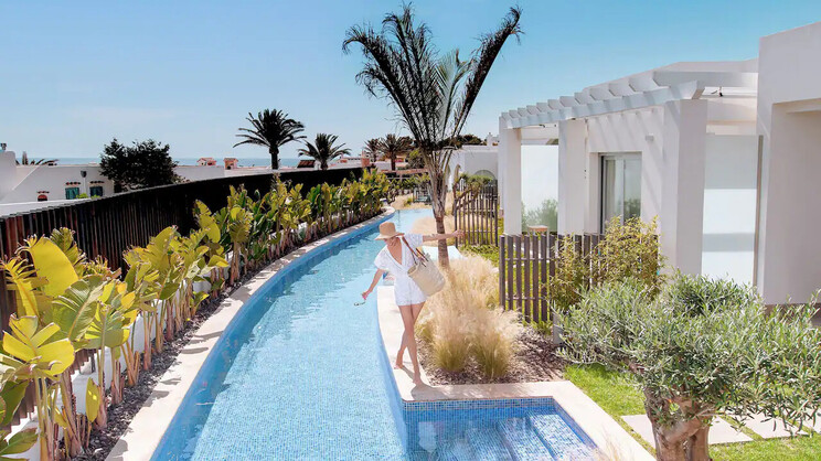 Laguna Suite Swim Up